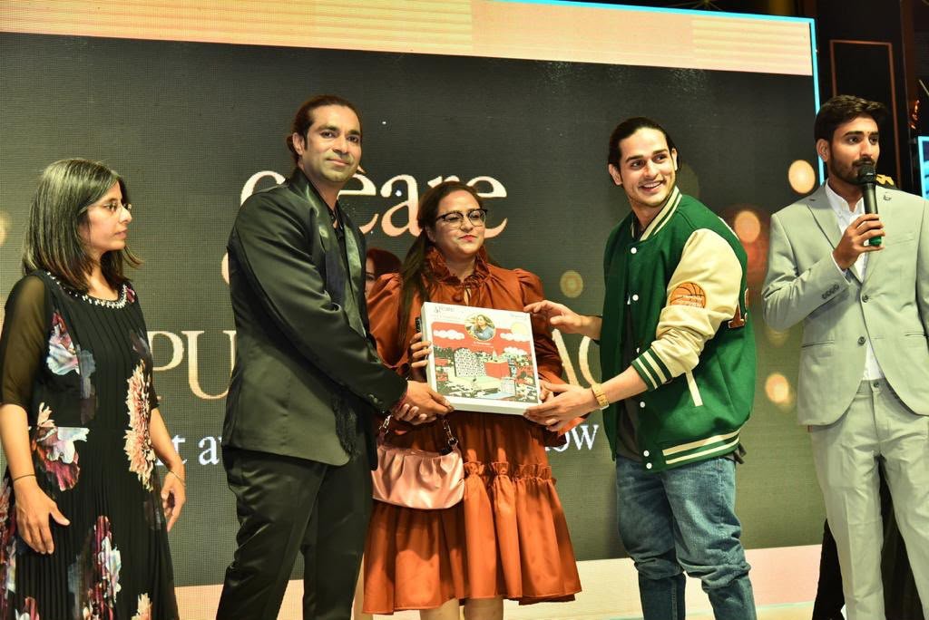 Dr. Purva at an award ceremony